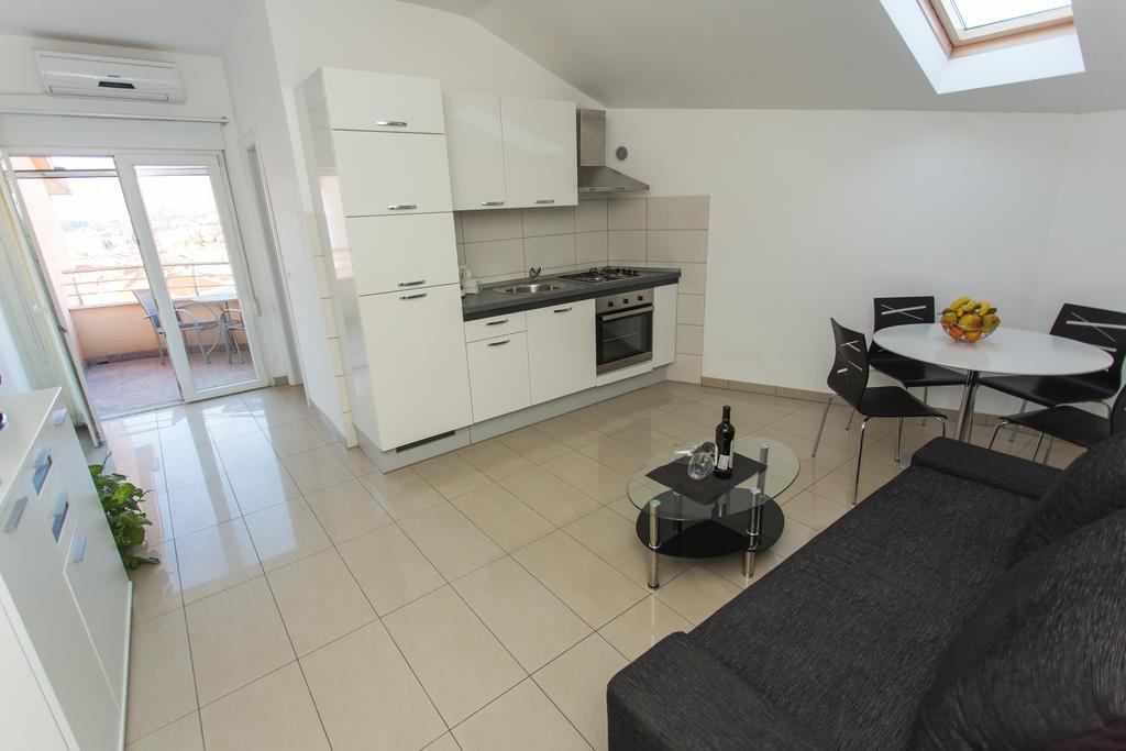 Apartments Little Paradise Trogir Oda fotoğraf